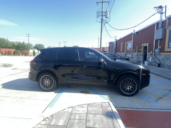 2017 Porsche Cayenne Platinum 4D SUV
