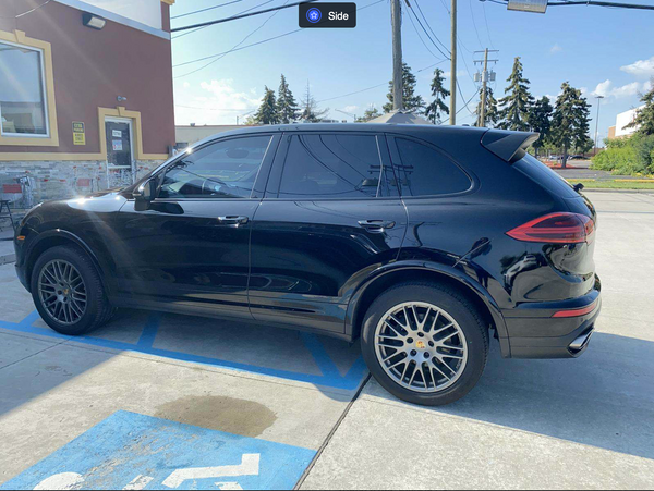 2017 Porsche Cayenne Platinum 4D SUV