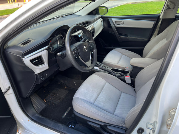 2016 Toyota Corolla LE 4D Sedan