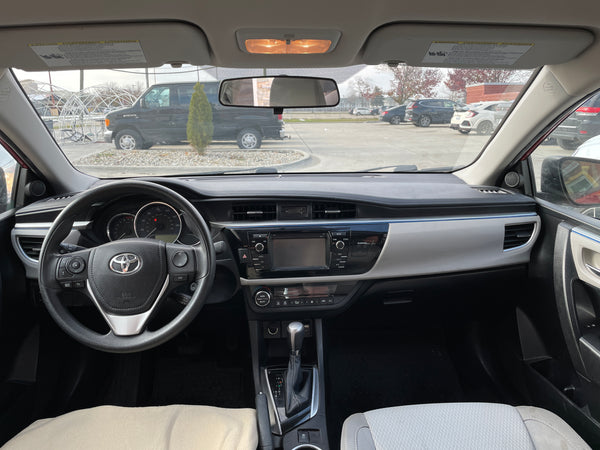 2015 Toyota Corolla LE 4D Sedan