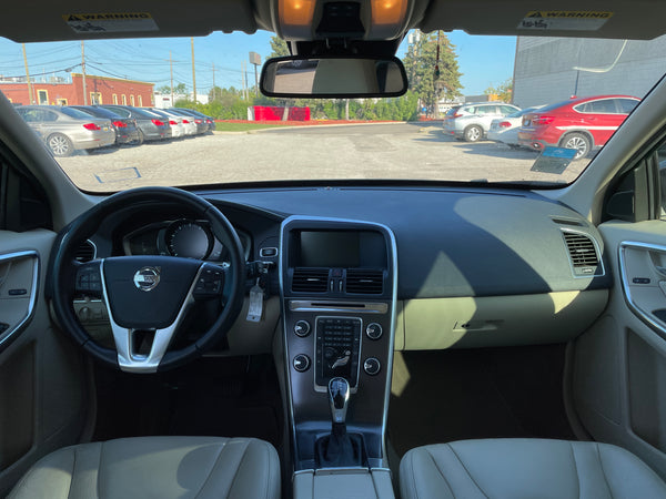 2014 Volvo XC60 T6 4D SUV