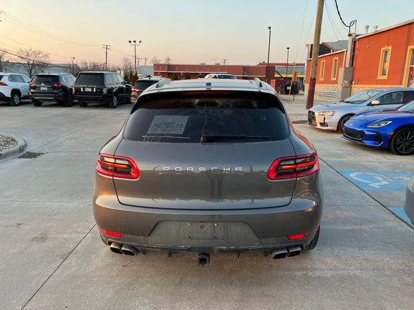 2015 Porsche Macan Turbo 4D SUV