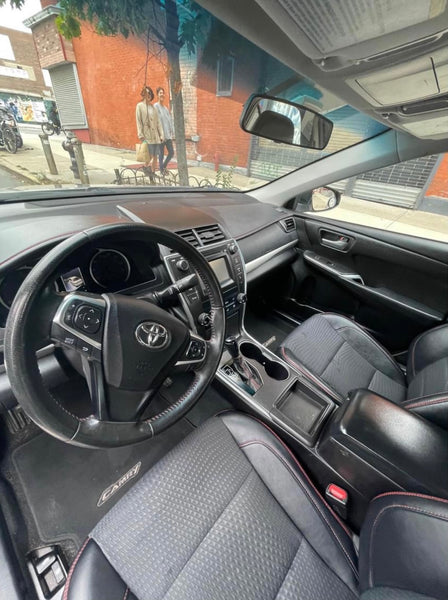 2015 Toyota Camry SE 4D Sedan