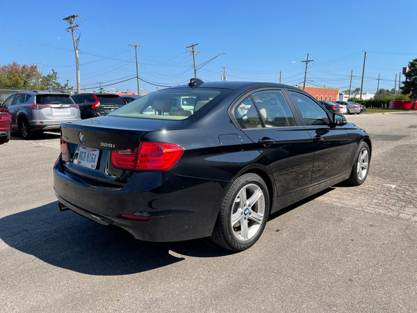 2014 BMW 328i xDrive 4D Sedan