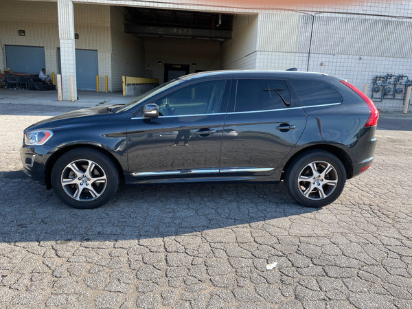 2014 Volvo XC60 T6 4D SUV