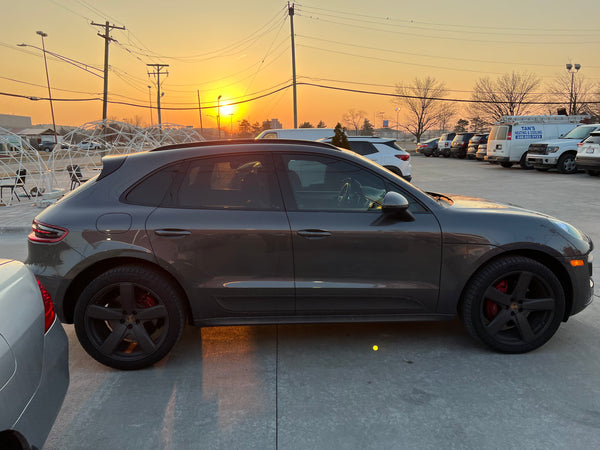 2015 Porsche Macan Turbo 4D SUV